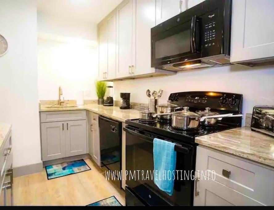 Modern Santorini Suite Houston Nrg Tmc Luxurious Walkable Exterior photo